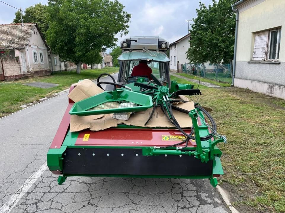 Borko dostavljač..
