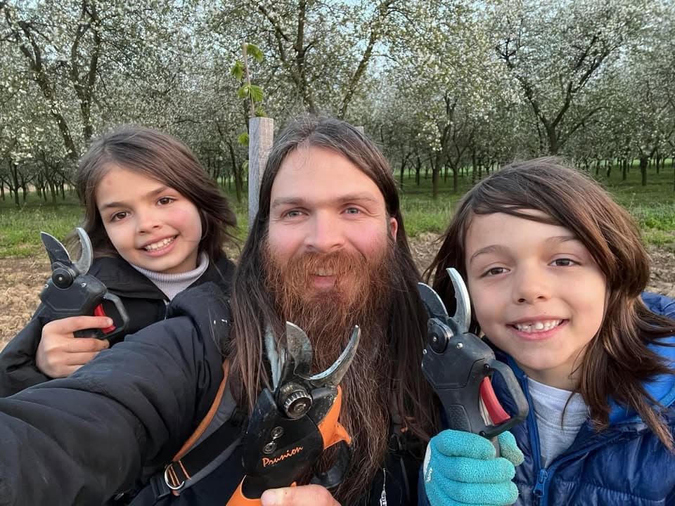 Traže se škare viška 😀 hvatamo zaostatke ❤ Ove male “Zanonove” su se jako dobro pokazale…